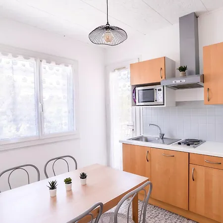 Bright For A Pleasant In Lejlighed Hyères